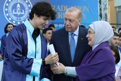 Cumhurbaşkanı Erdoğan, torununun diplomasını verdi