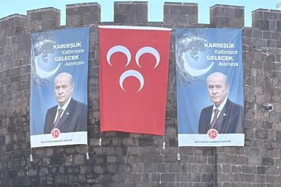 Diyarbakır surlarına Devlet Bahçeli pankartı asıldı