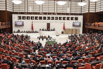 Uzman erbaş kanunu yasalaştı. Sözleşmeli erlere kamu istihdamı