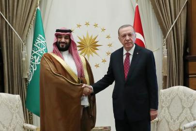 Kritik zirve. Suudi Arabistan, Türkiye ve Pakistan üçlü savunma paktı imzalıyor