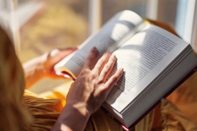 Bu ülke günde 15 dakika kitap okuyana para ödüyor