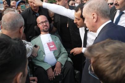 Cumhurbaşkanı Erdoğan, otobüsü durdurup yanına gitmişti. "Unutamayacağım bir an"
